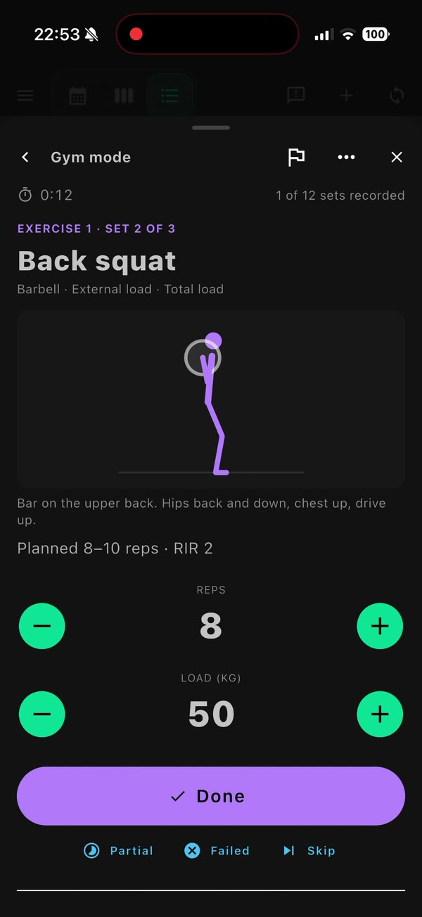 Gym mode showing a planned strength set, logging controls and rest timer.